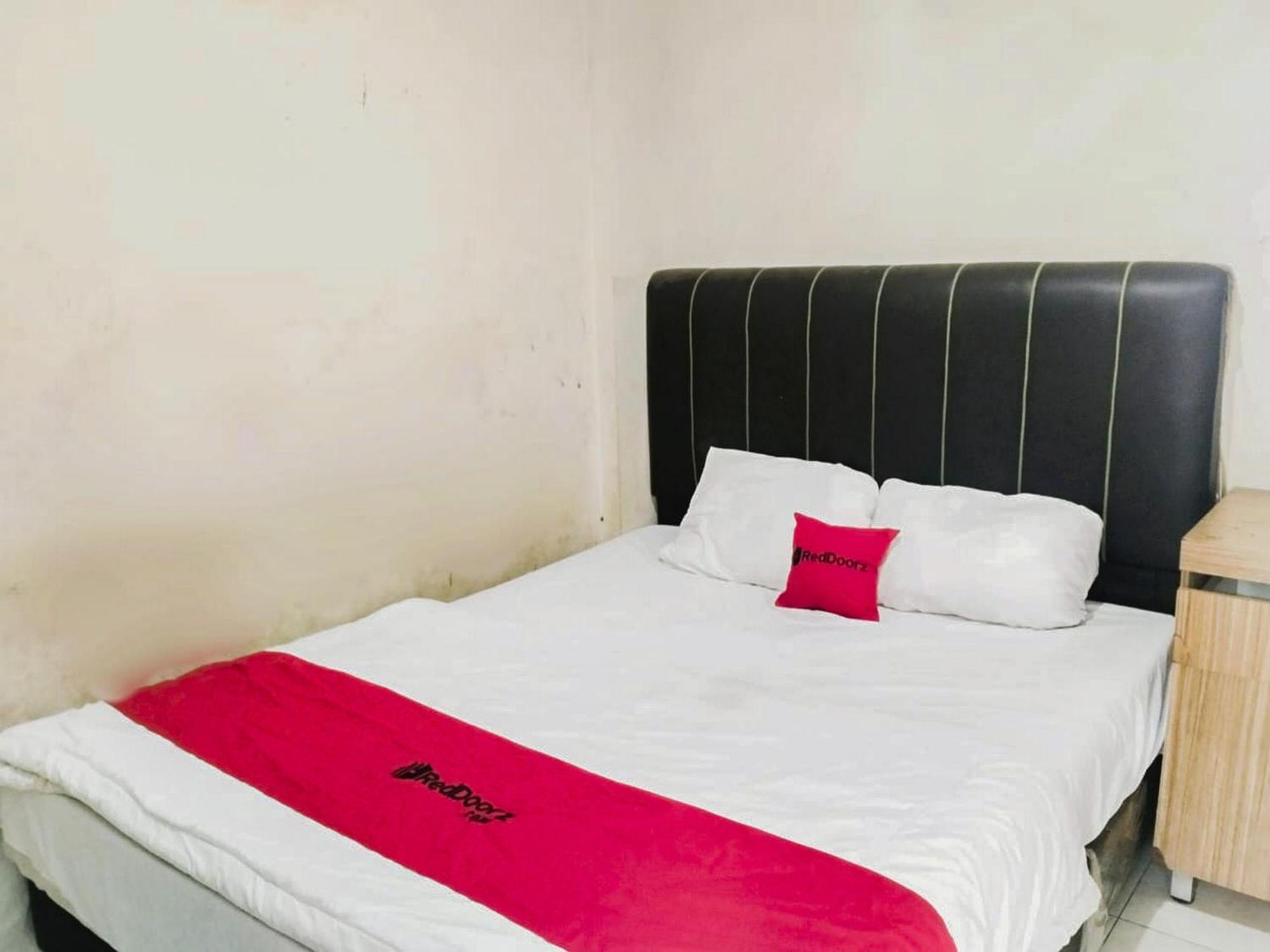 Reddoorz At Jalan Diponegoro Bandar Lampung Hotel Екстериор снимка