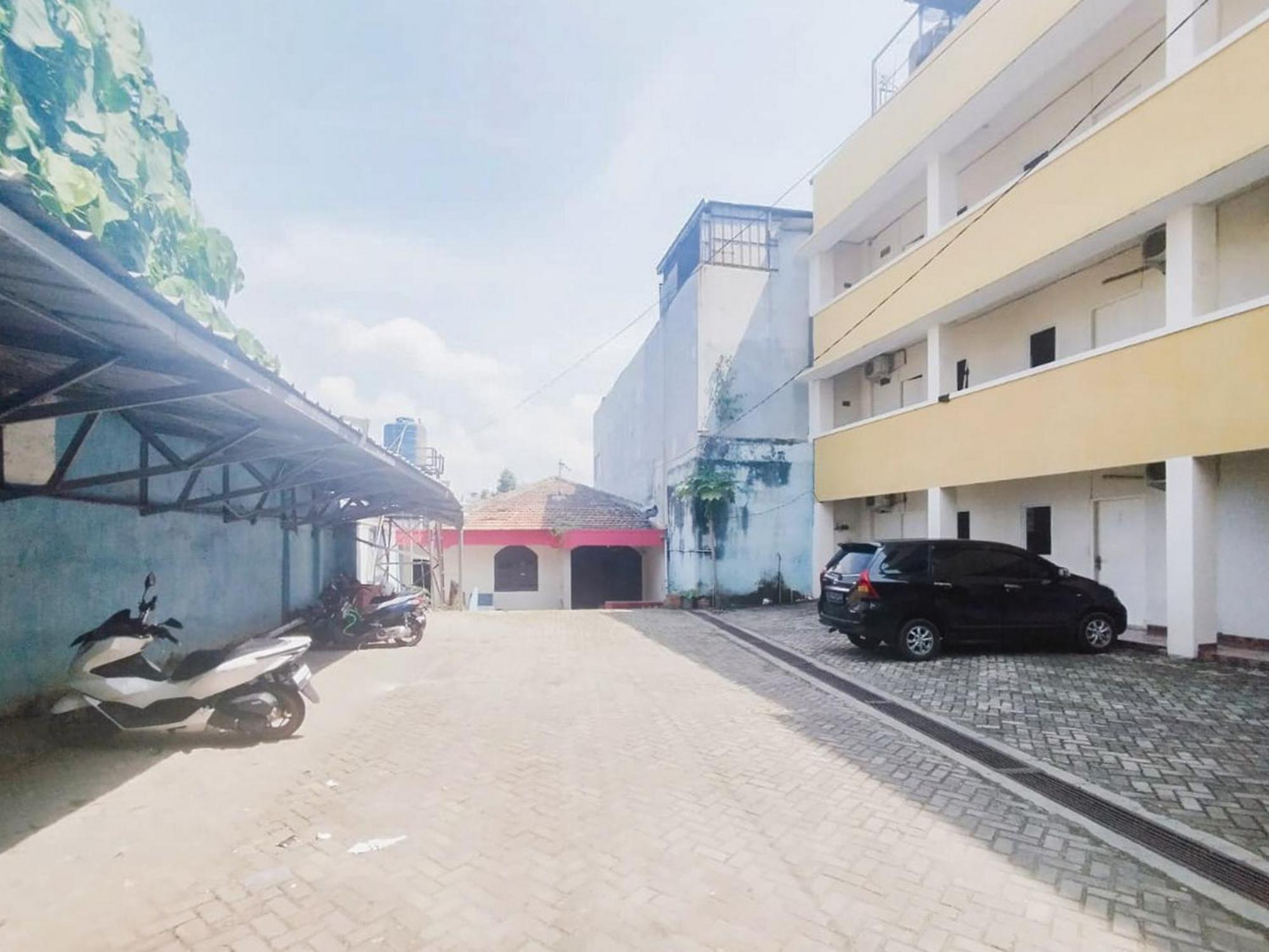 Reddoorz At Jalan Diponegoro Bandar Lampung Hotel Екстериор снимка